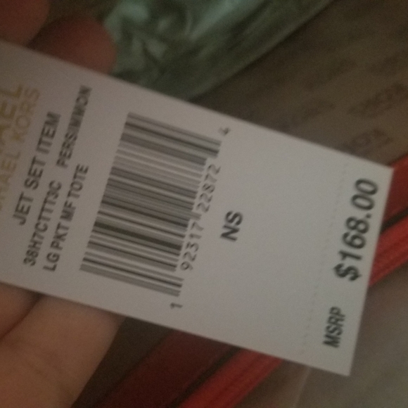 Michael Kors Jet Set purse - Picture 6 of 8